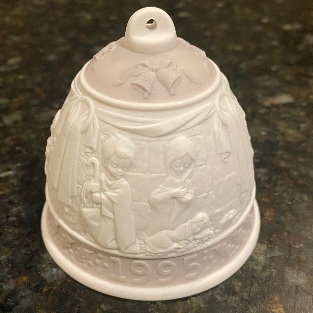 NEW 🎄Lladró 1995 Bell Ornament Mint Condition 🔔
